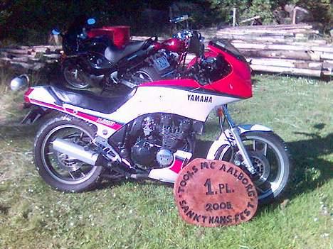Yamaha xj600 - Ja! Man kommer jo til lidt fester sådan rundt omkring! billede 1