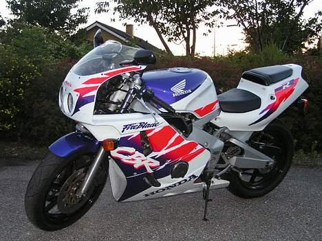 Honda CBR 400 RR Fireblade billede 2