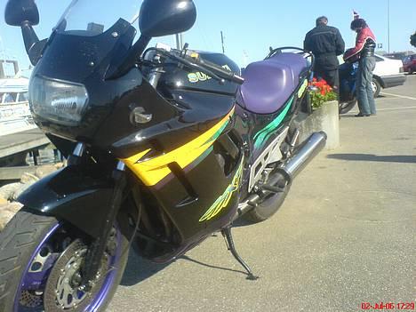 Suzuki GSX600F - Endnu et billede ved sneptunfærgehavn:) billede 3