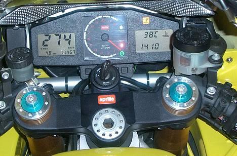 Aprilia RSV Mille R - solgt - Billedet taler vist for sig selv. Naturligvis afprøvet på et stykke motorvej, hvor man ikke har hastighedsbegrænsninger!! billede 5
