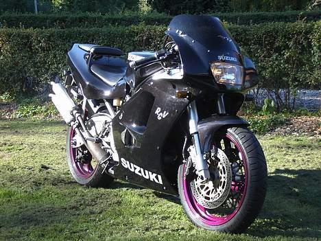 Suzuki RGV  billede 6