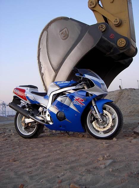 Suzuki Gsx-r 400 R SP " Solgt " billede 6