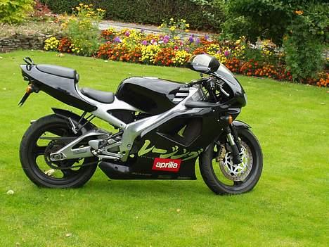 Aprilia RS 125 Harada Replica billede 3