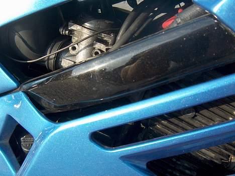 Suzuki gsxr 250 - der er guld glimmer i den sorte lak i stellet og fælge..men kan ikke ses på billedet billede 7