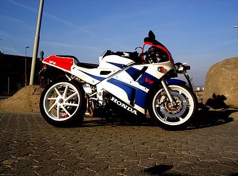 Honda VFR 400RR NC30 " SOLGT" billede 5