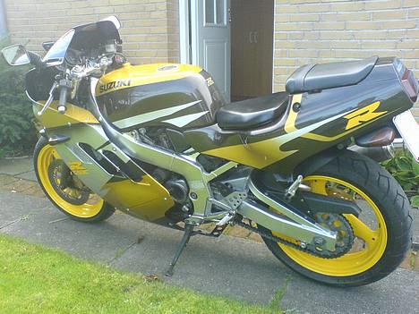 Suzuki gsx-r 400 billede 1