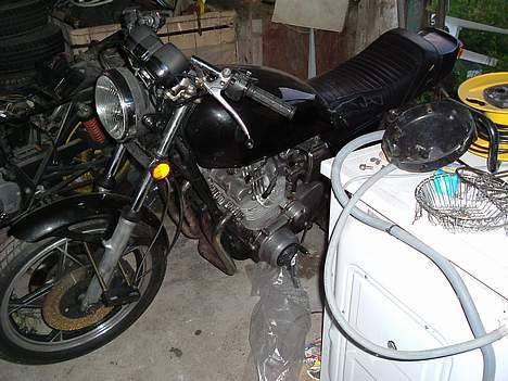 Suzuki gs 750 e billede 3