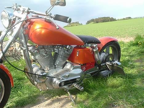 Suzuki gs 750 e - min lillebrors harley han har selv bygget alt om på den og malet den billede 6