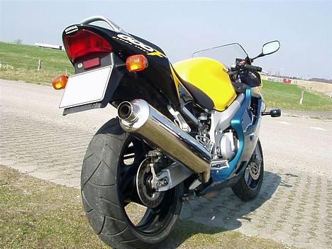 Honda CBR 600 F4 *SOLGT* - Fed røv? billede 4