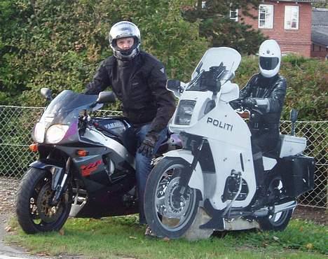 Yamaha YZF 750R - hold op jeg fik bremset da jeg så ham......hehe :-) billede 9