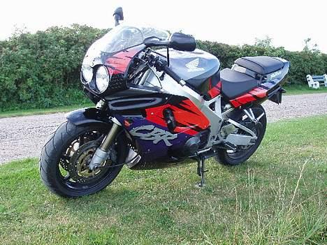 Honda CBR 900 RR Fireblade *død* - Den anden side af cyklen billede 7