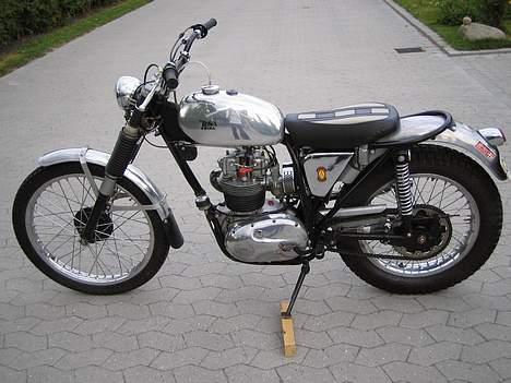 BSA B40 Trial - Den er da også pæn fra denne side. billede 9