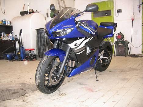 Yamaha R6 "BI-XENON"  *SOLGT* - Forfra billede 7