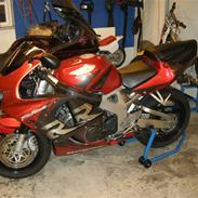Honda cbr 900 rr fireblade