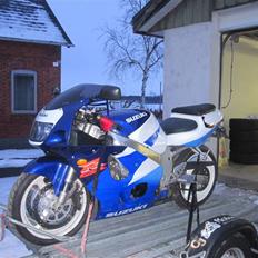 Suzuki GSXR 750 Srad