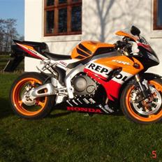 Honda cbr 1000 rr repsol