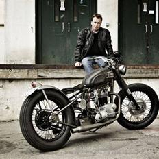 Triumph Hard Tail Chimp (Bobber) SOLGT