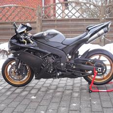 Yamaha yzf r1 solgt med tåre 