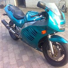 Suzuki RF 600