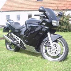 Suzuki GSX 600 F