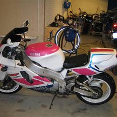 Yamaha YZF 750