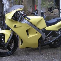 Yamaha TZR 250 (2ma)