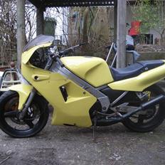 Yamaha TZR 250 (2ma)