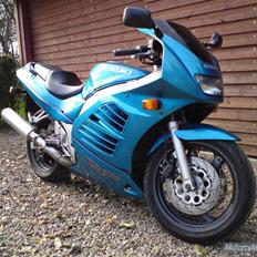 Suzuki Rf 600
