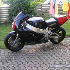 Yamaha Yzf 750R Racer solgt