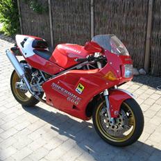 Ducati 888 strada