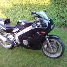 Honda cbr rr 400 ccm solgt