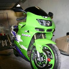 Kawasaki ZX9R