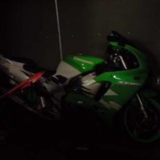 Kawasaki ZX9R