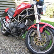 Ducati Monster 900