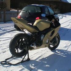 Yamaha R6 "GOLD EDITION" Solgt