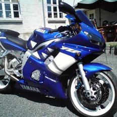 Yamaha R6