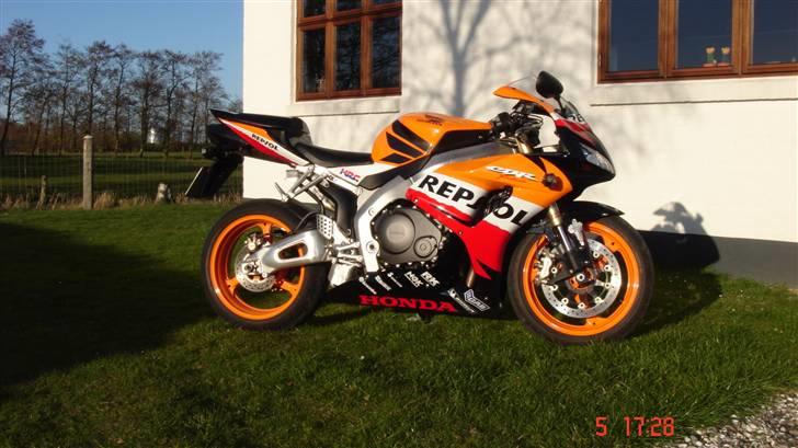 Honda cbr 1000 rr repsol billede 3