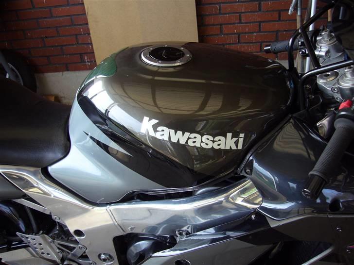 Kawasaki zx9r (solgt) billede 2
