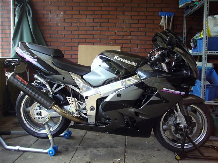 Kawasaki zx9r (solgt) billede 3