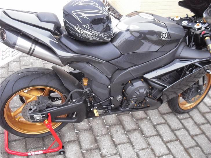 Yamaha yzf r1 solgt med tåre  billede 11