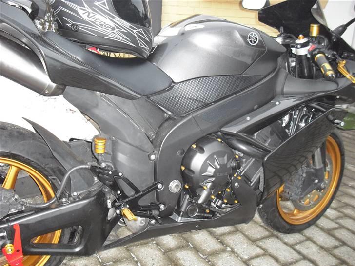 Yamaha yzf r1 solgt med tåre  billede 14