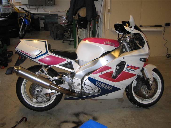 Yamaha YZF 750 billede 1