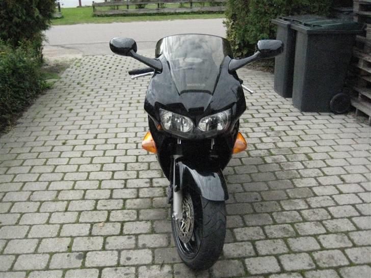 Honda VFR 800 FI *SOLGT* billede 5