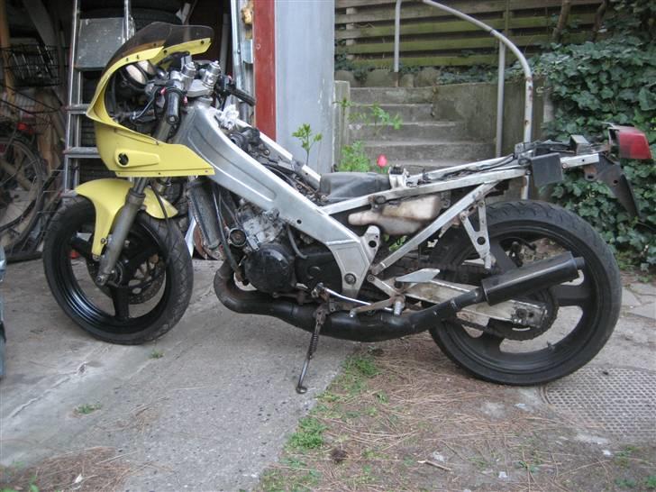 Yamaha TZR 250 (2ma) - Lettere adskildt - til første besigtigelse. billede 4