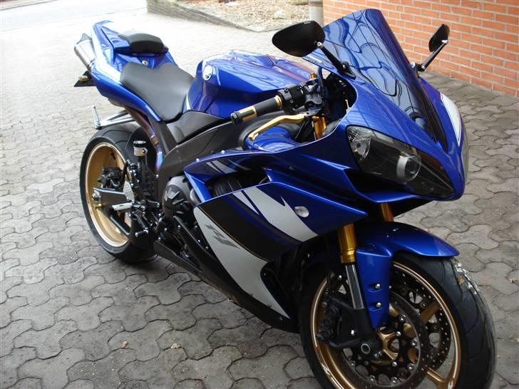 Yamaha YZF R1  EVOLUTION - Drømmemaskinen. billede 1