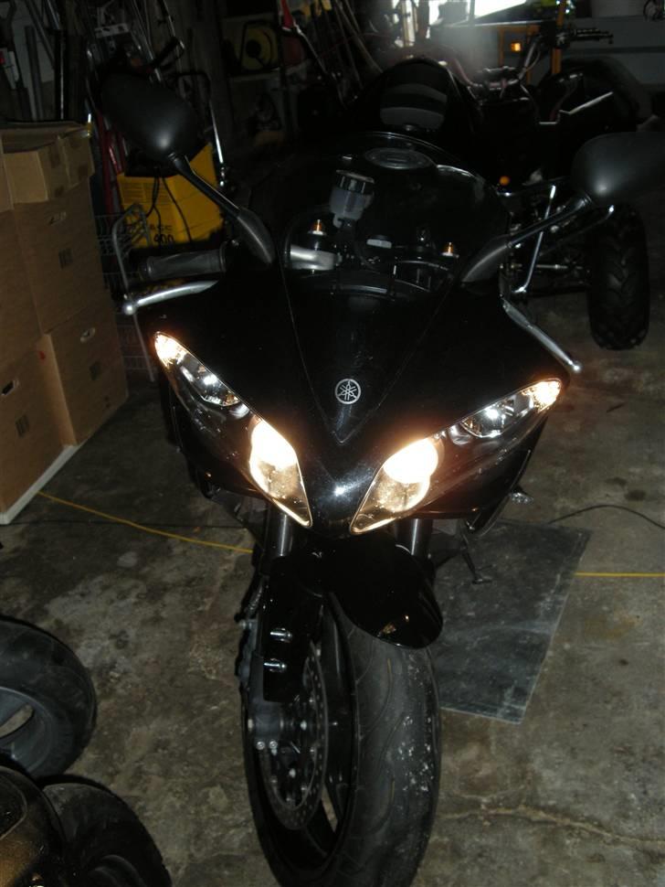 Yamaha yzf r1 billede 2