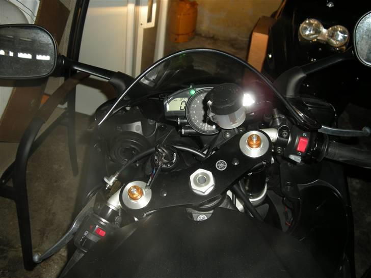 Yamaha yzf r1 billede 5