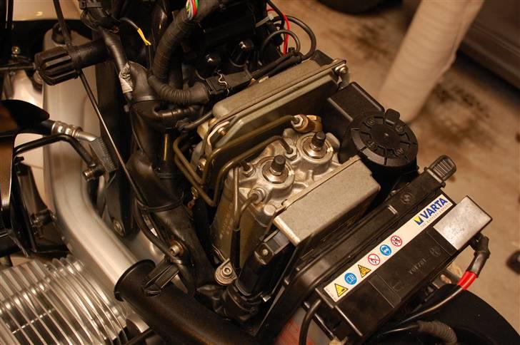 BMW R1100R - Solgt - Lidt mere teknik end på de fleste.....elektronisk bremseforstærker og ABS billede 17