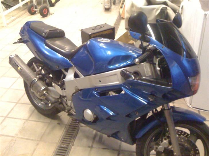 Yamaha FZR 600 R billede 1