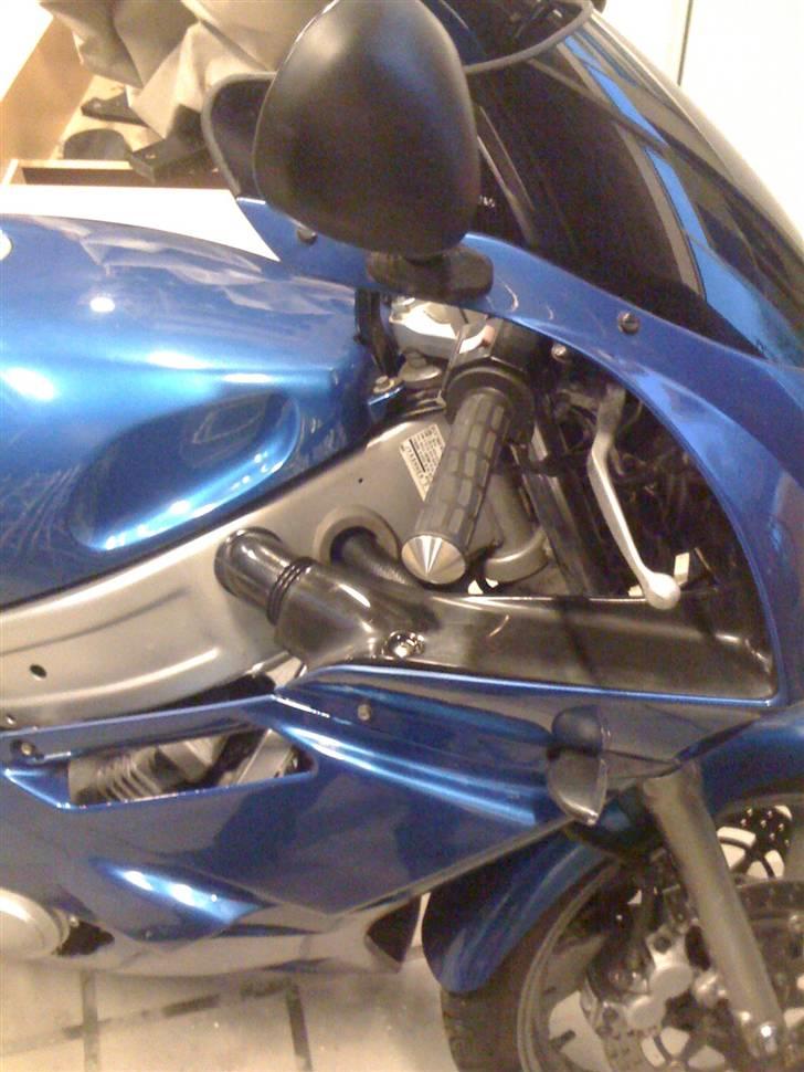 Yamaha FZR 600 R billede 6